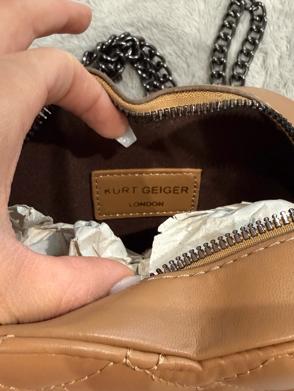 Kurt Geiger Tan Quilted Heart Crossbody Bag - Picture 5 of 5